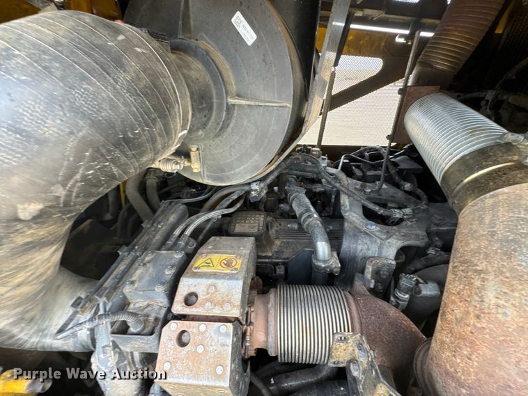 image for item FB0958 2011 Komatsu D65PX-17 dozer