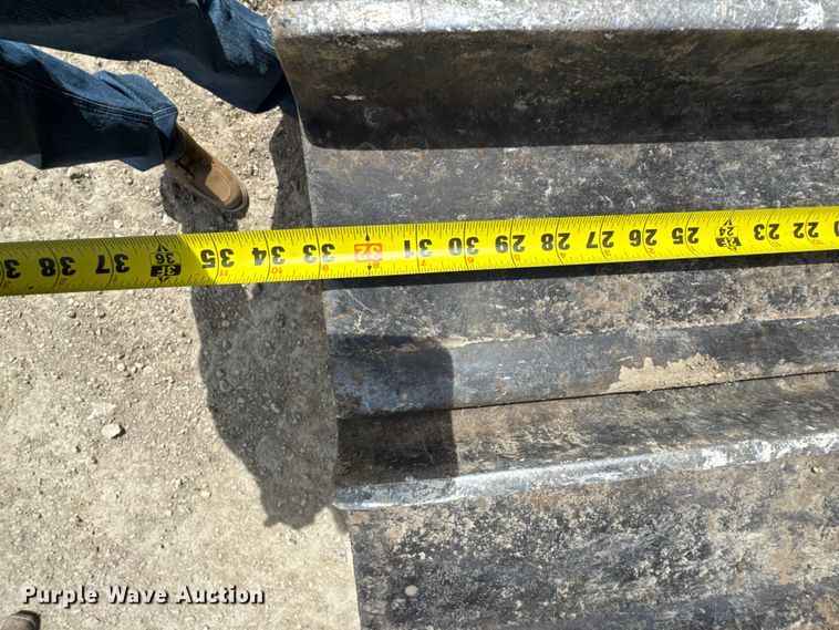 image for item FB0958 2011 Komatsu D65PX-17 dozer