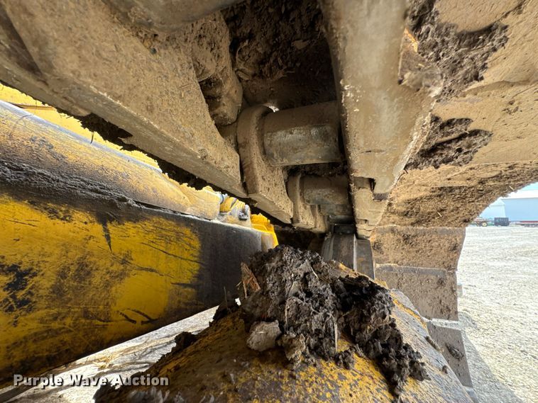 image for item FB0958 2011 Komatsu D65PX-17 dozer