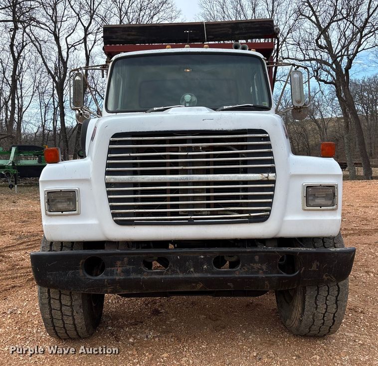 image for item FB3016 1986 Ford LT8000 dump truck