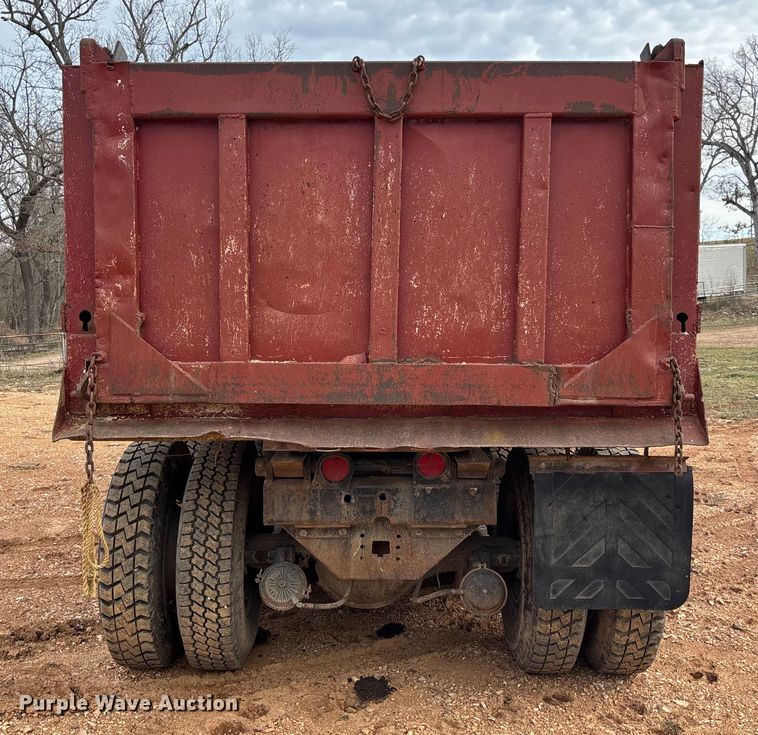 image for item FB3016 1986 Ford LT8000 dump truck