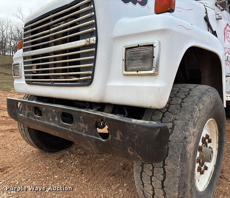 image for item FB3016 1986 Ford LT8000 dump truck