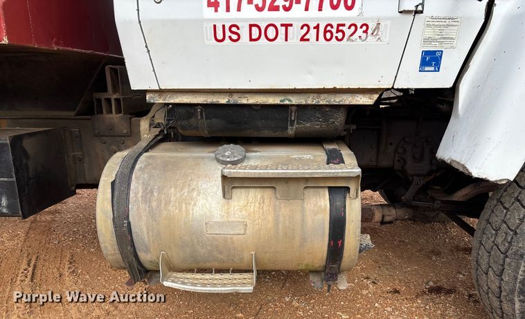 image for item FB3016 1986 Ford LT8000 dump truck