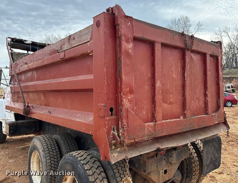 image for item FB3016 1986 Ford LT8000 dump truck