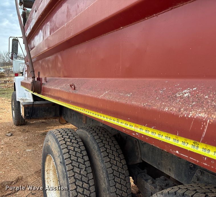 image for item FB3016 1986 Ford LT8000 dump truck