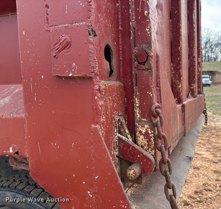 image for item FB3016 1986 Ford LT8000 dump truck