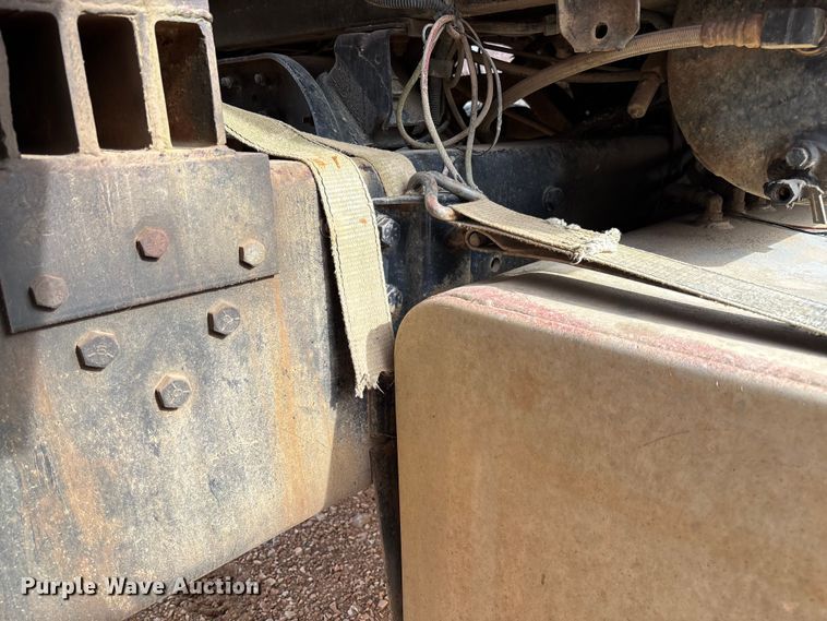 image for item FB3016 1986 Ford LT8000 dump truck