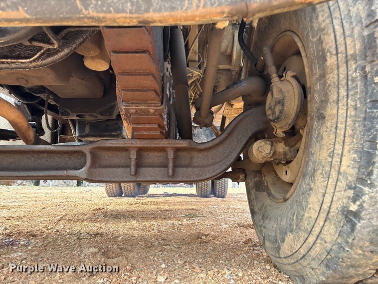 image for item FB3016 1986 Ford LT8000 dump truck