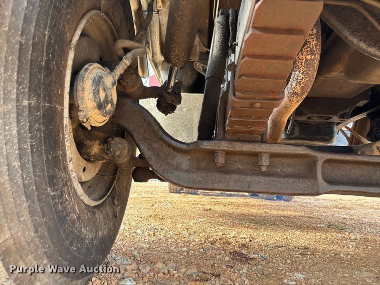 image for item FB3016 1986 Ford LT8000 dump truck