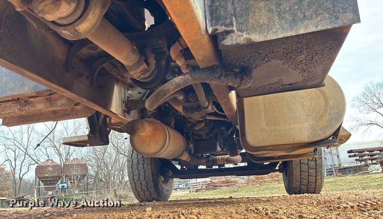 image for item FB3016 1986 Ford LT8000 dump truck