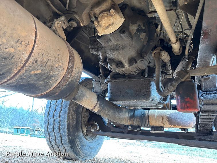 image for item FB3016 1986 Ford LT8000 dump truck