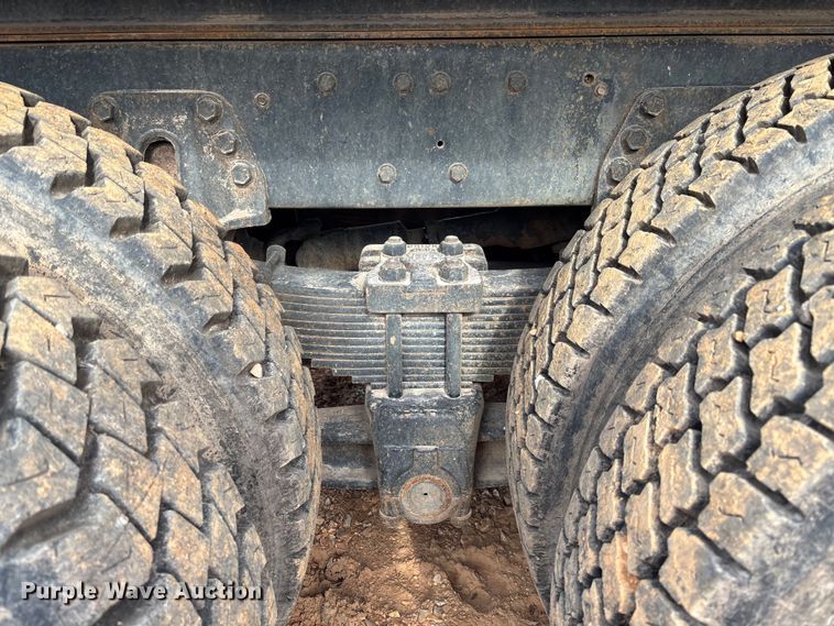 image for item FB3016 1986 Ford LT8000 dump truck