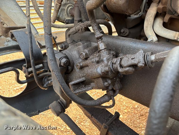 image for item FB3016 1986 Ford LT8000 dump truck