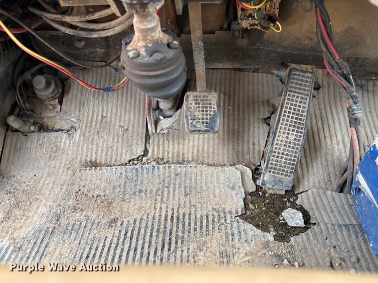 image for item FB3016 1986 Ford LT8000 dump truck