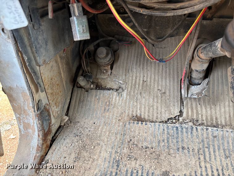 image for item FB3016 1986 Ford LT8000 dump truck