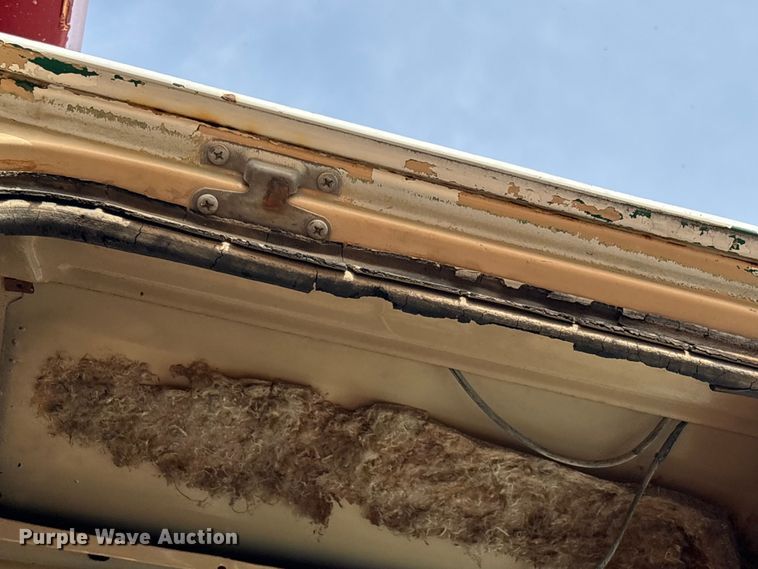 image for item FB3016 1986 Ford LT8000 dump truck