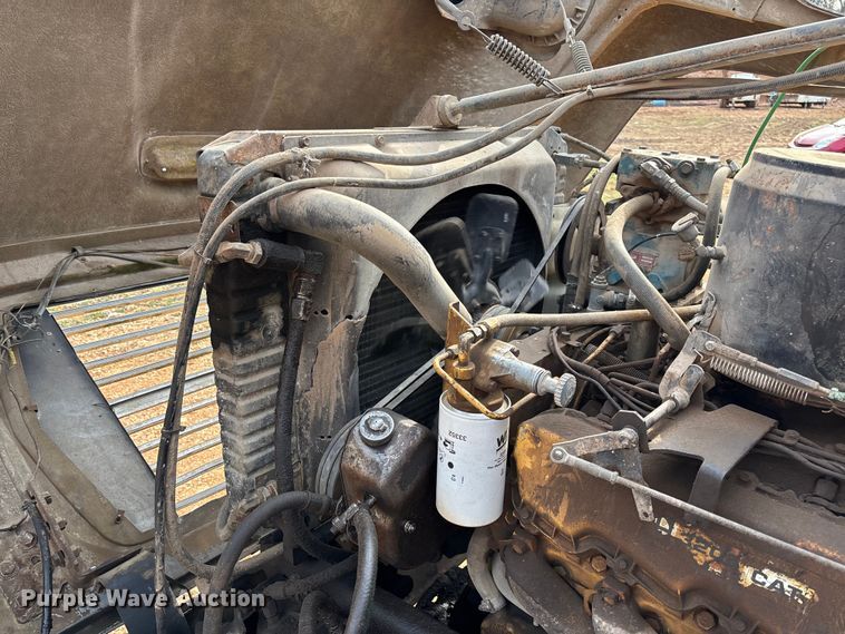 image for item FB3016 1986 Ford LT8000 dump truck