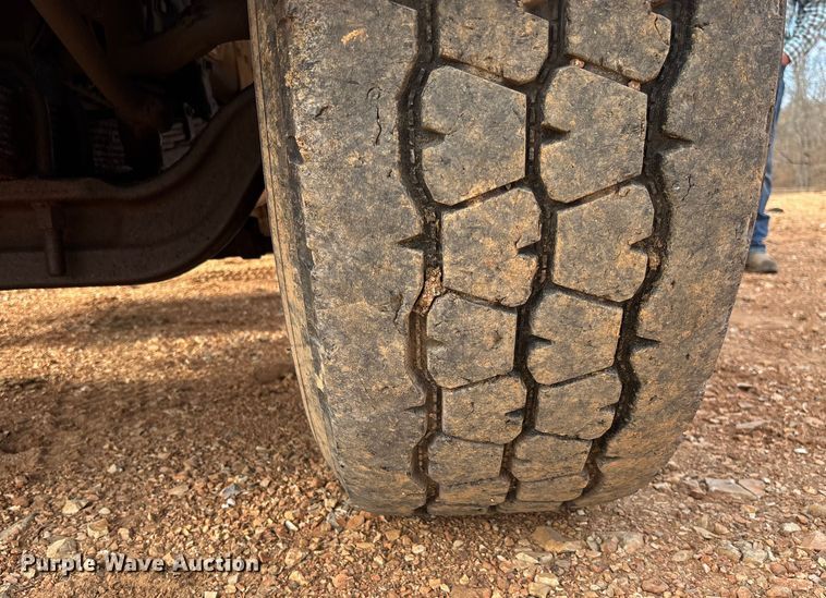 image for item FB3016 1986 Ford LT8000 dump truck