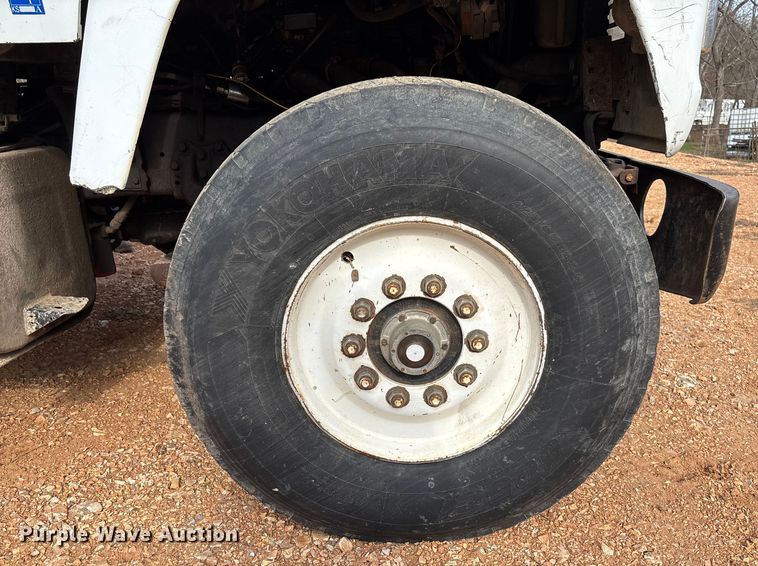 image for item FB3016 1986 Ford LT8000 dump truck