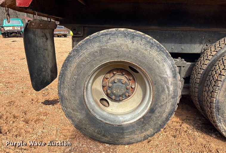 image for item FB3016 1986 Ford LT8000 dump truck