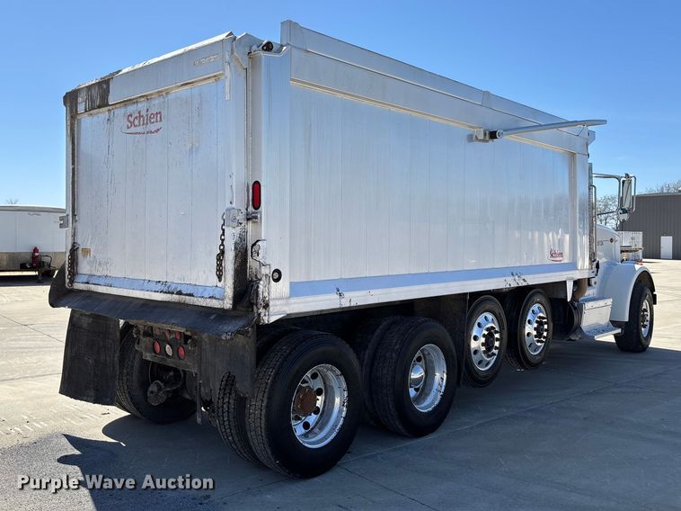 image for item FB3196 2013 Peterbilt 367 dump truck