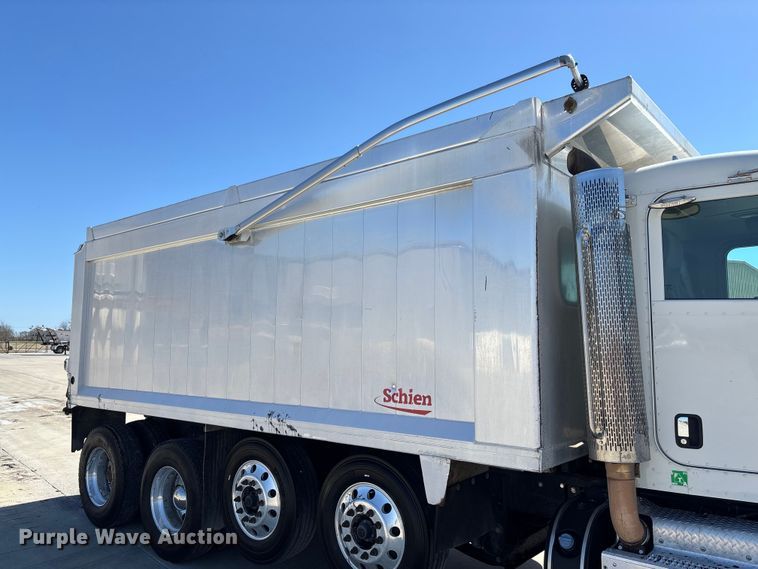 image for item FB3196 2013 Peterbilt 367 dump truck