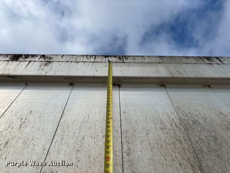 image for item FB3196 2013 Peterbilt 367 dump truck