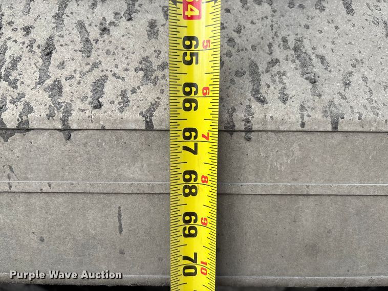 image for item FB3196 2013 Peterbilt 367 dump truck