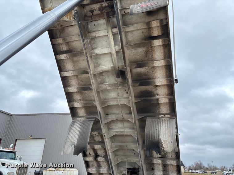 image for item FB3196 2013 Peterbilt 367 dump truck