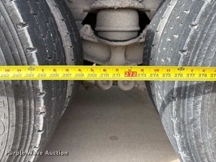 image for item FB3196 2013 Peterbilt 367 dump truck