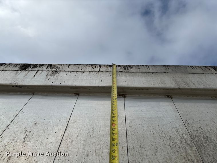 image for item FB3196 2013 Peterbilt 367 dump truck