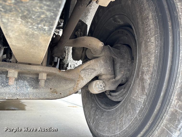 image for item FB3196 2013 Peterbilt 367 dump truck