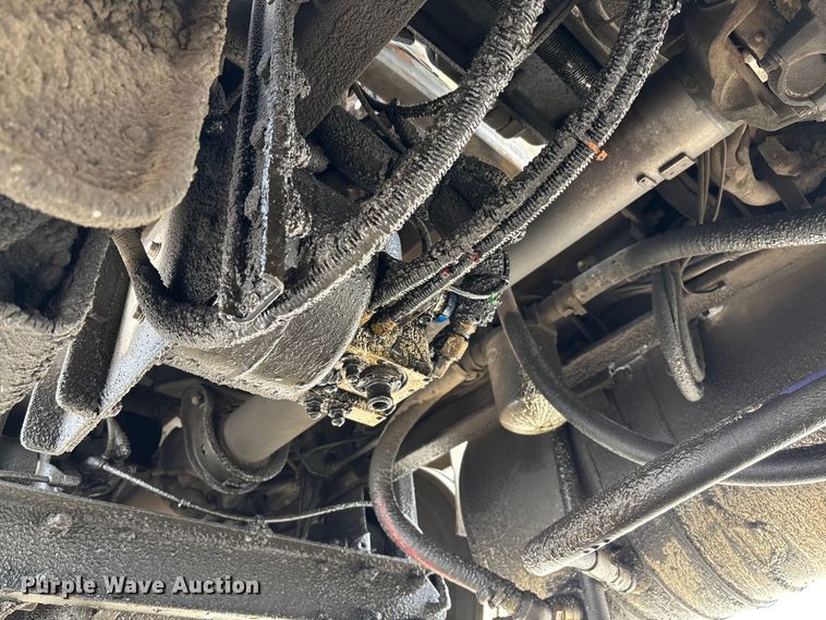 image for item FB3196 2013 Peterbilt 367 dump truck