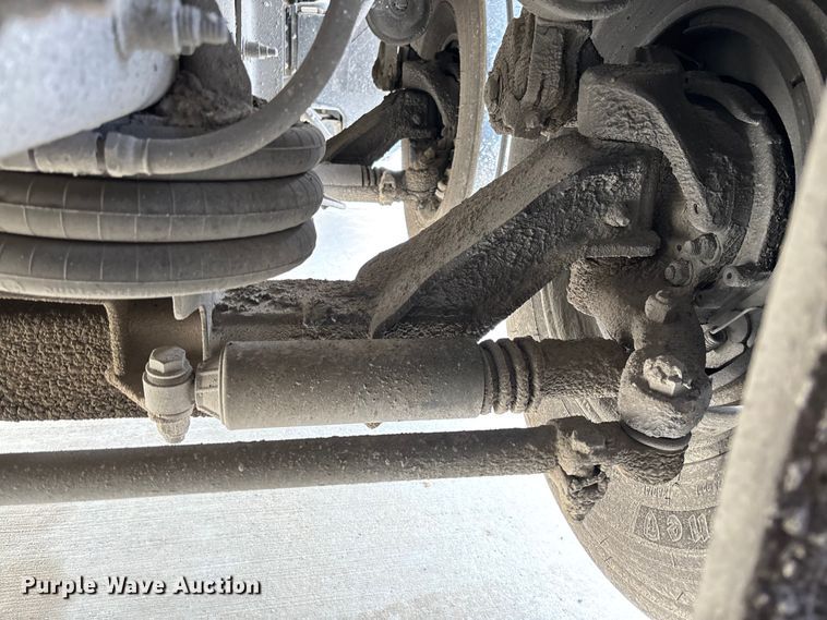 image for item FB3196 2013 Peterbilt 367 dump truck