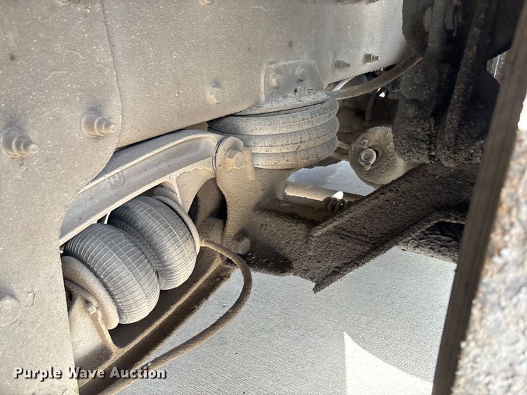 image for item FB3196 2013 Peterbilt 367 dump truck