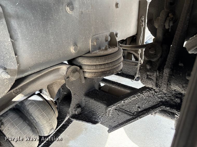 image for item FB3196 2013 Peterbilt 367 dump truck