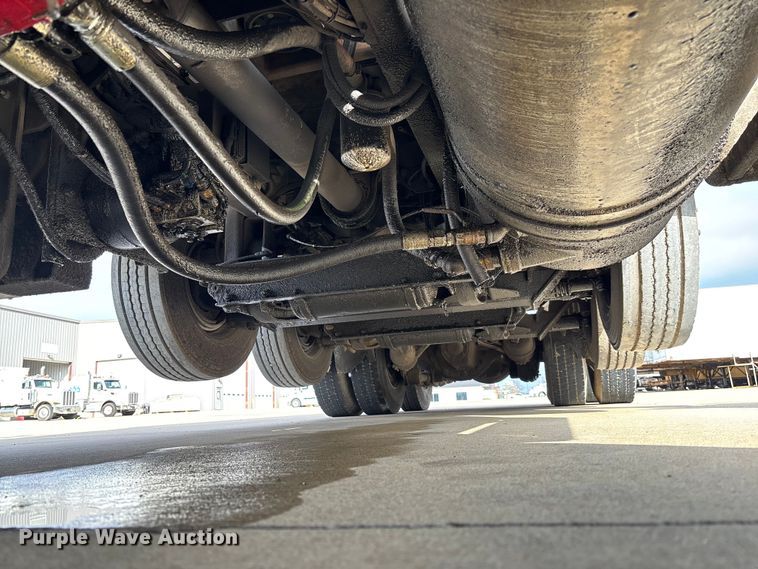 image for item FB3196 2013 Peterbilt 367 dump truck