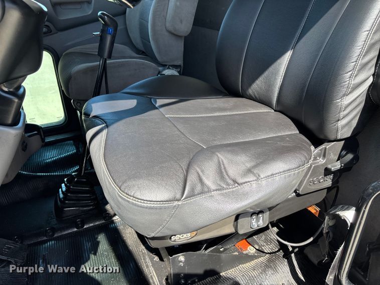 image for item FB3196 2013 Peterbilt 367 dump truck