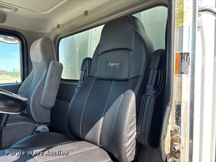 image for item FB3196 2013 Peterbilt 367 dump truck