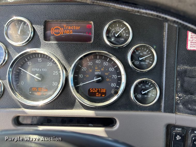 image for item FB3196 2013 Peterbilt 367 dump truck