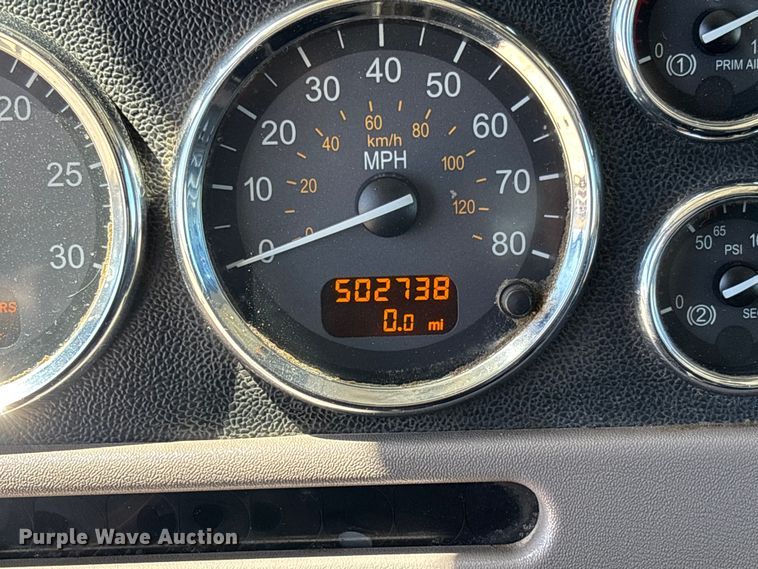 image for item FB3196 2013 Peterbilt 367 dump truck