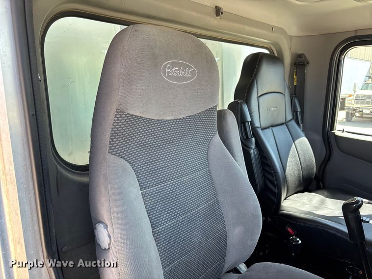 image for item FB3196 2013 Peterbilt 367 dump truck