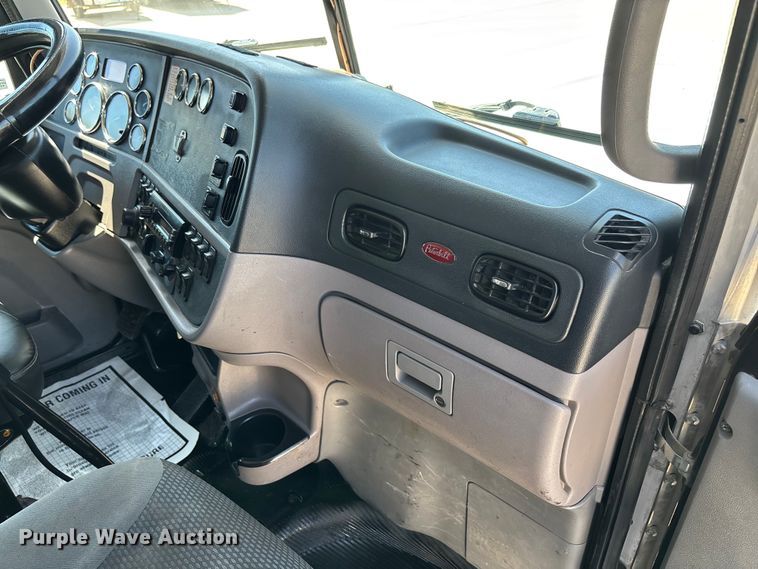 image for item FB3196 2013 Peterbilt 367 dump truck