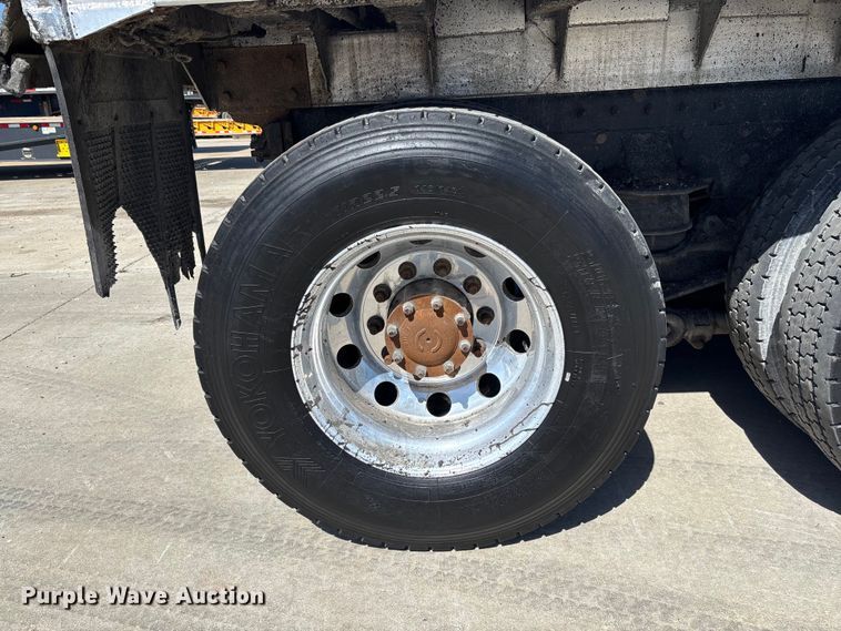 image for item FB3196 2013 Peterbilt 367 dump truck