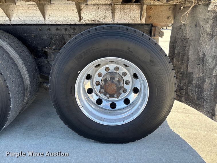 image for item FB3196 2013 Peterbilt 367 dump truck