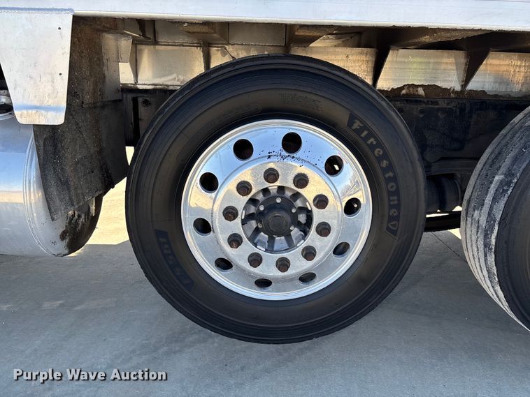 image for item FB3196 2013 Peterbilt 367 dump truck