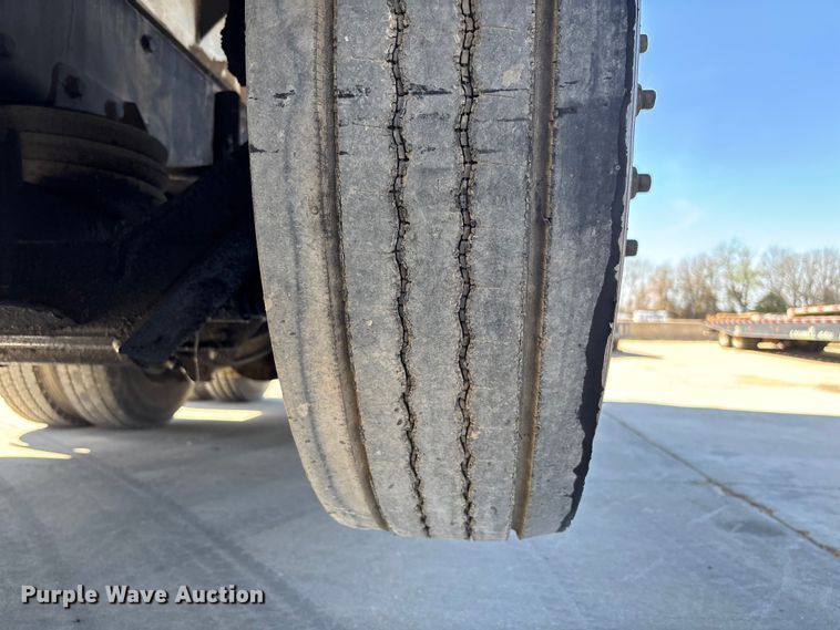 image for item FB3196 2013 Peterbilt 367 dump truck