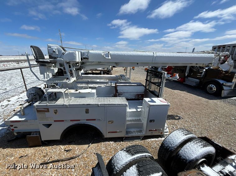 image for item FB3250 Altec digger derrick bed