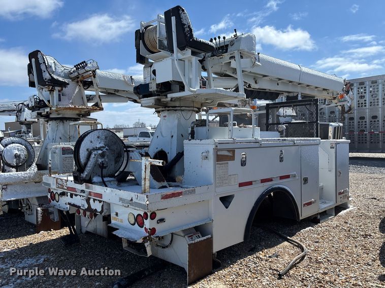 image for item FB3250 Altec digger derrick bed