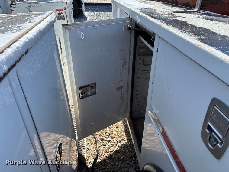 image for item FB3250 Altec digger derrick bed